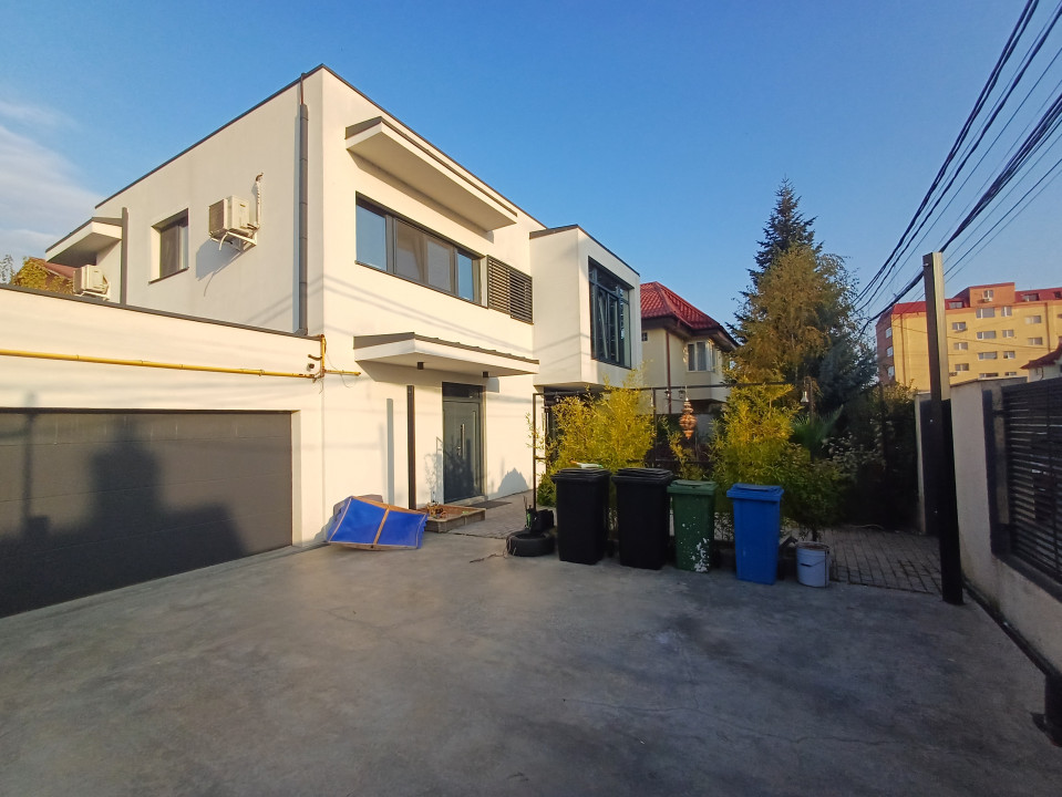 Vila superba P+1 cu teren liber 340 mp Fundeni