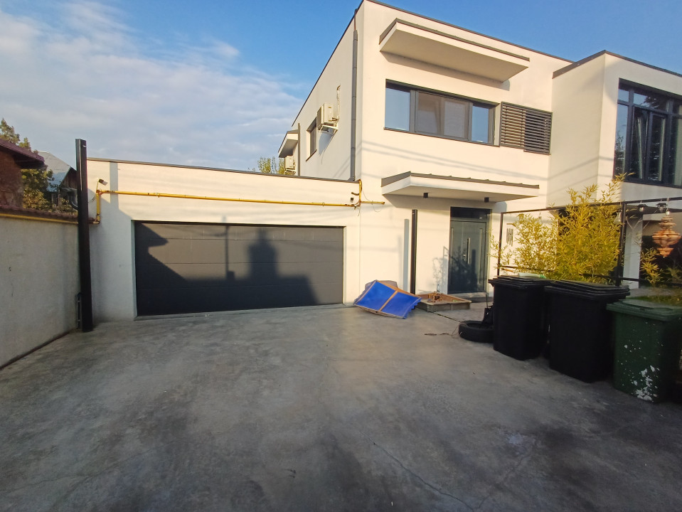 Vila superba P+1 cu teren liber 340 mp Fundeni