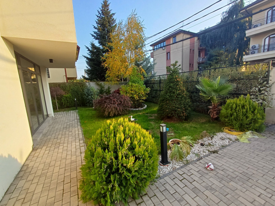 Vila superba P+1 cu teren liber 340 mp Fundeni