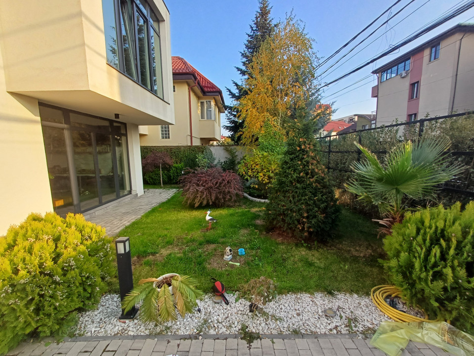 Vila superba P+1 cu teren liber 340 mp Fundeni