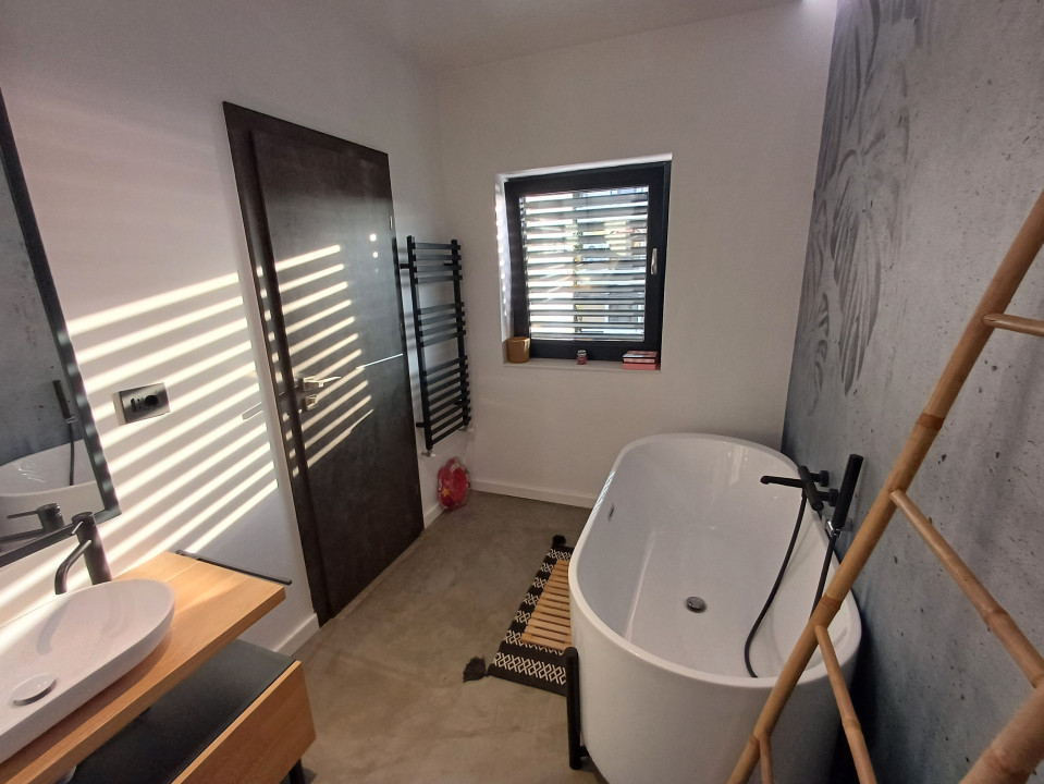 Vila superba P+1 cu teren liber 340 mp Fundeni