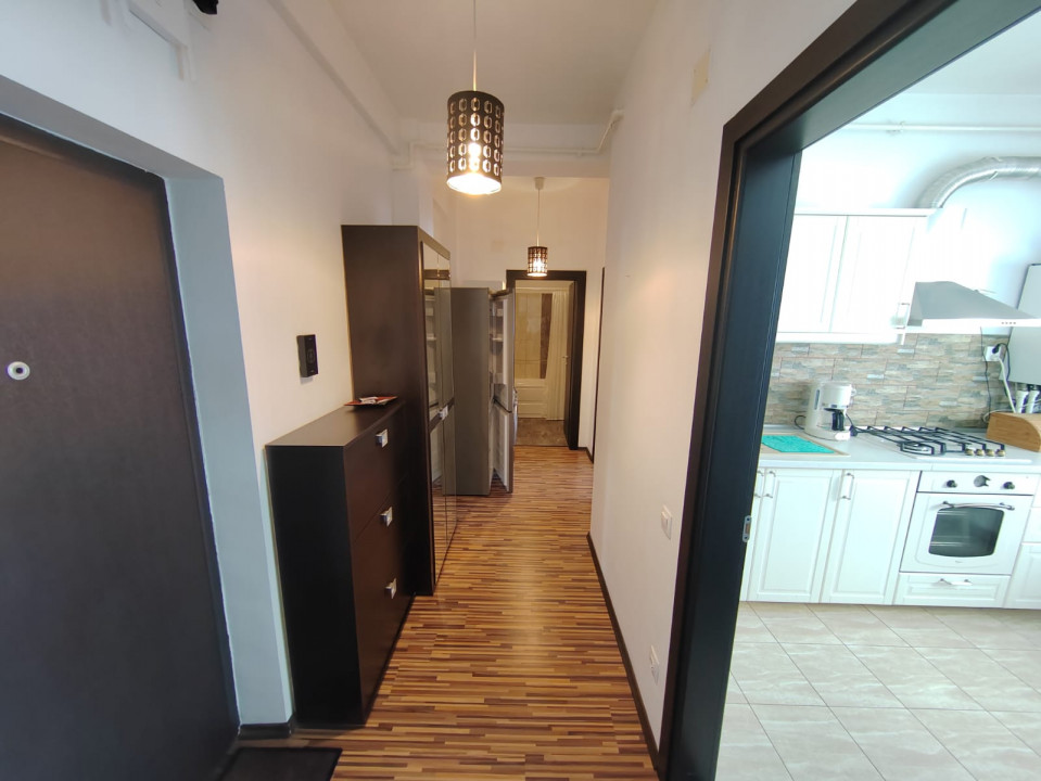 Apartament foarte spatios cu loc de parcare