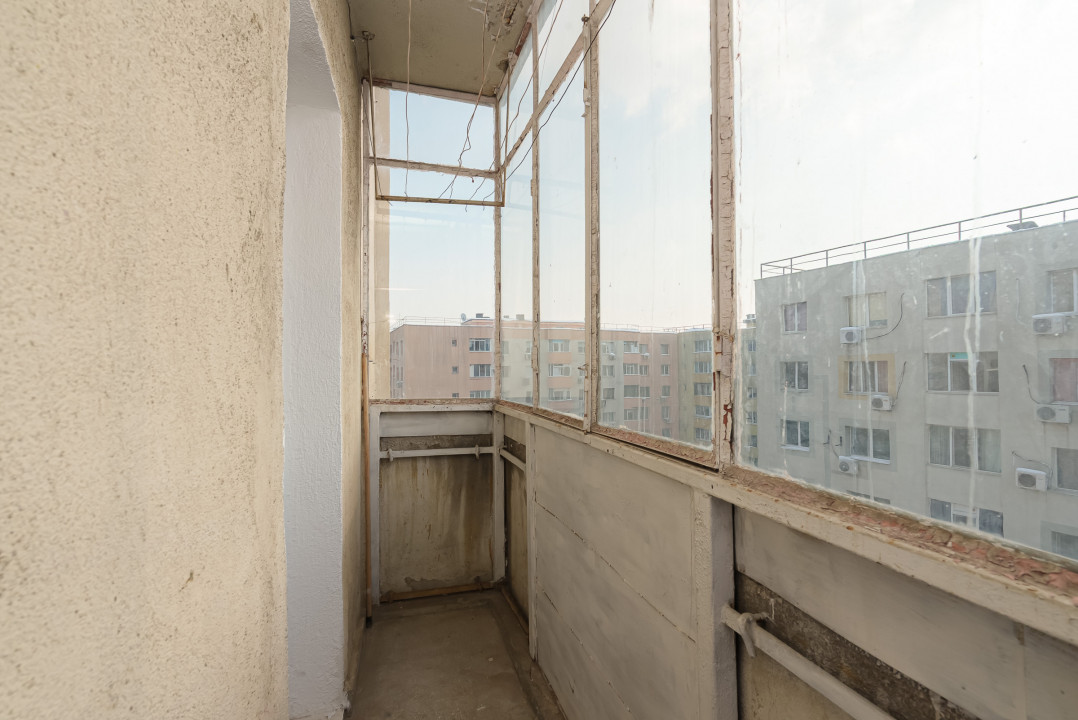 Apartament de vanzare 3 camere - Teiul Doamnei.