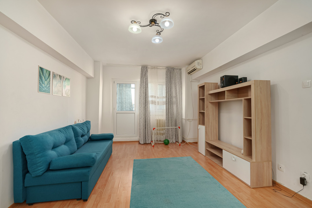 Apartament de vanzare 3 camere - Teiul Doamnei.