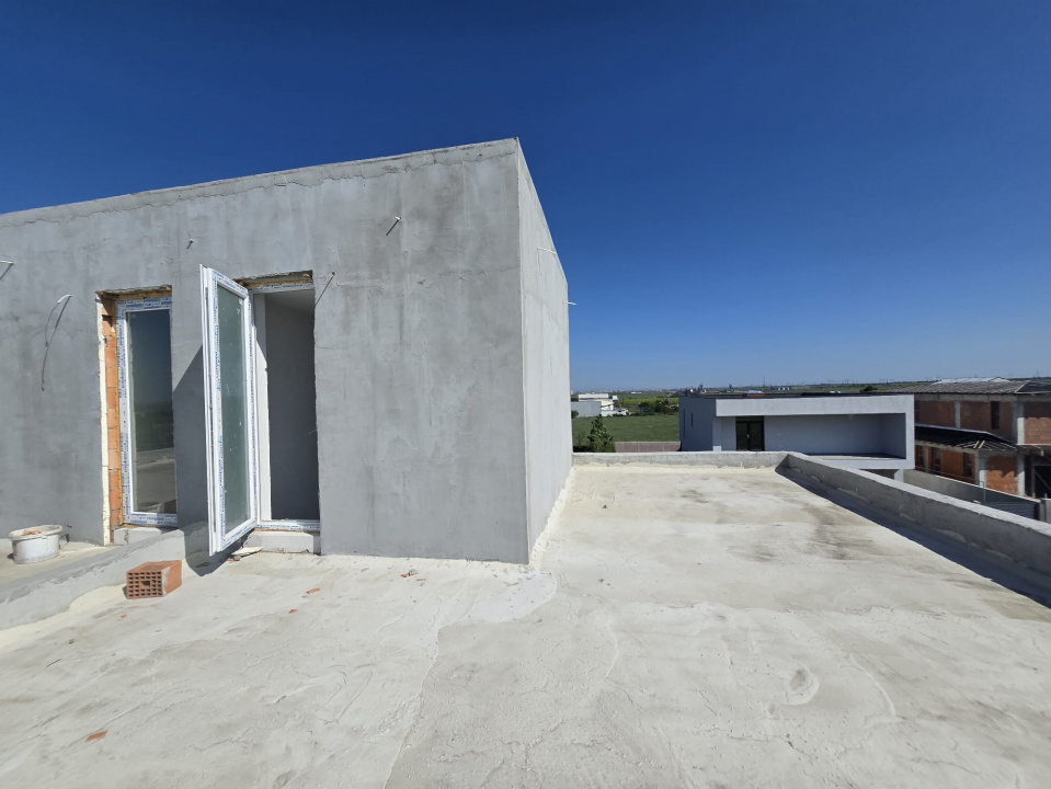 OVIDIU-POIANA- Vila tip duplex cu terasa circulabila.