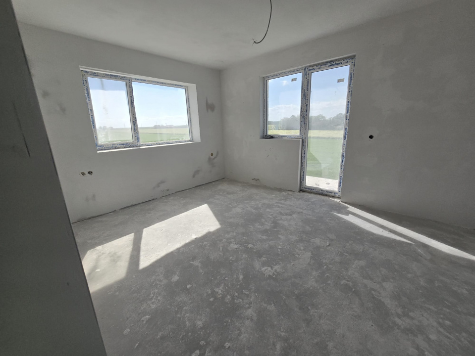 OVIDIU-POIANA- Vila tip duplex cu terasa circulabila.