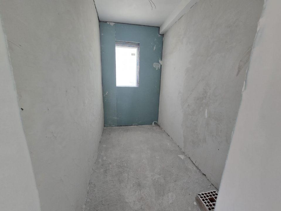 OVIDIU-POIANA- Vila tip duplex cu terasa circulabila.