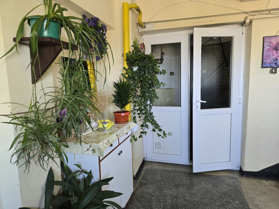 Centru - Apartament de 4 camere cu vedere Panoramica la Marea Neagra.