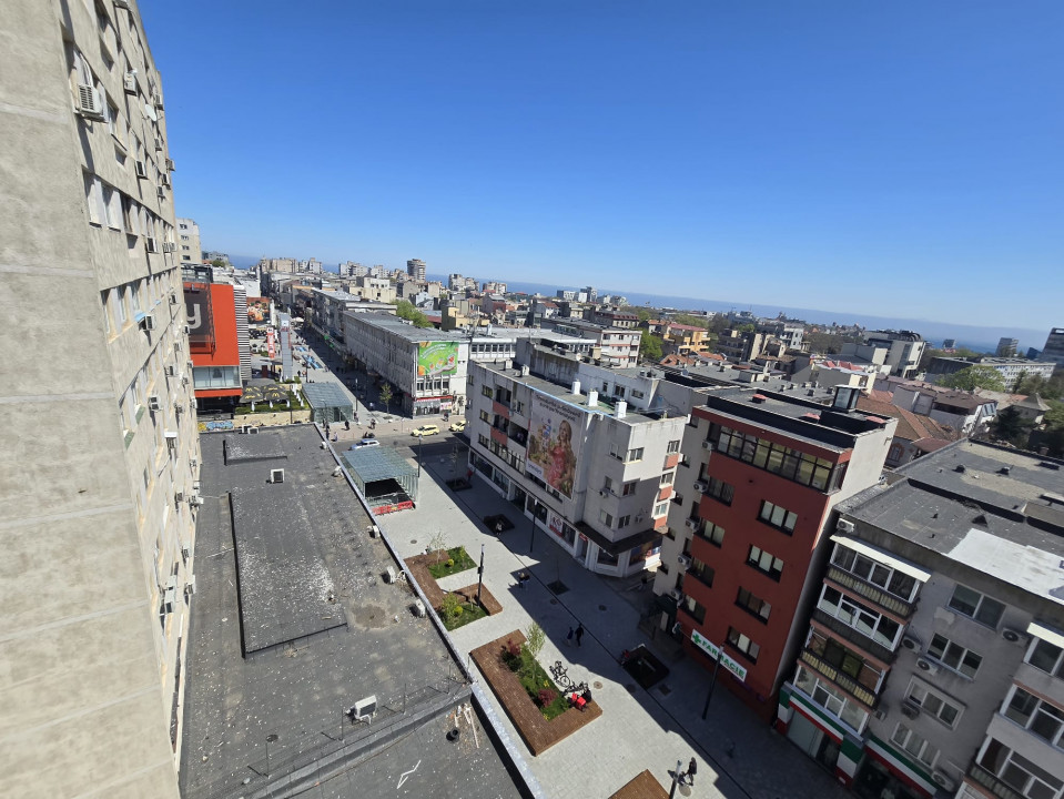 Centru - Apartament de 4 camere cu vedere Panoramica la Marea Neagra.