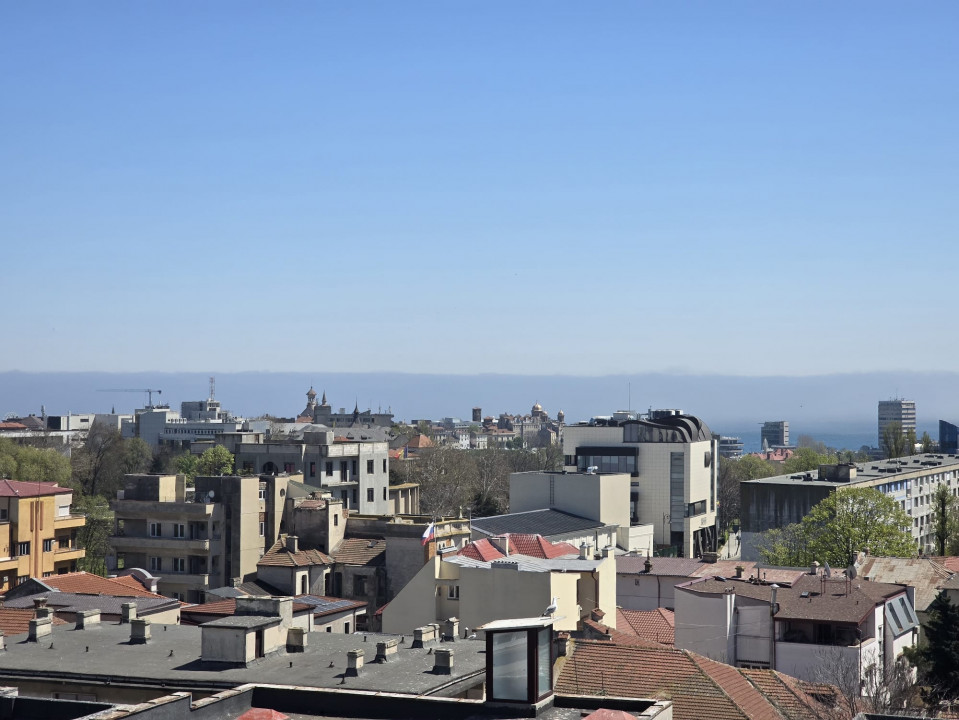 Centru - Apartament de 4 camere cu vedere Panoramica la Marea Neagra.