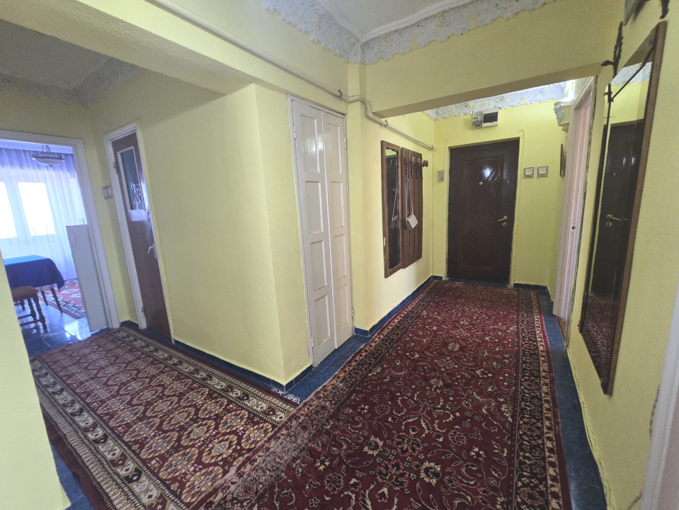 Centru - Apartament de 4 camere cu vedere Panoramica la Marea Neagra.