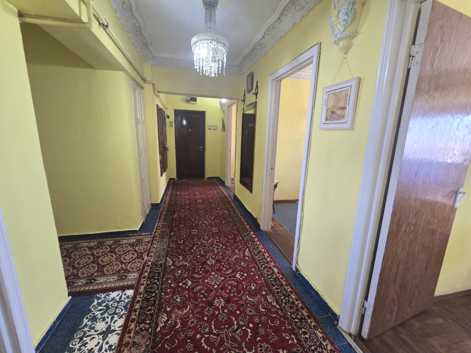 Centru - Apartament de 4 camere cu vedere Panoramica la Marea Neagra.