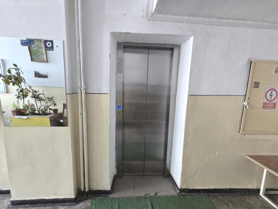 Centru - Apartament de 4 camere cu vedere Panoramica la Marea Neagra.