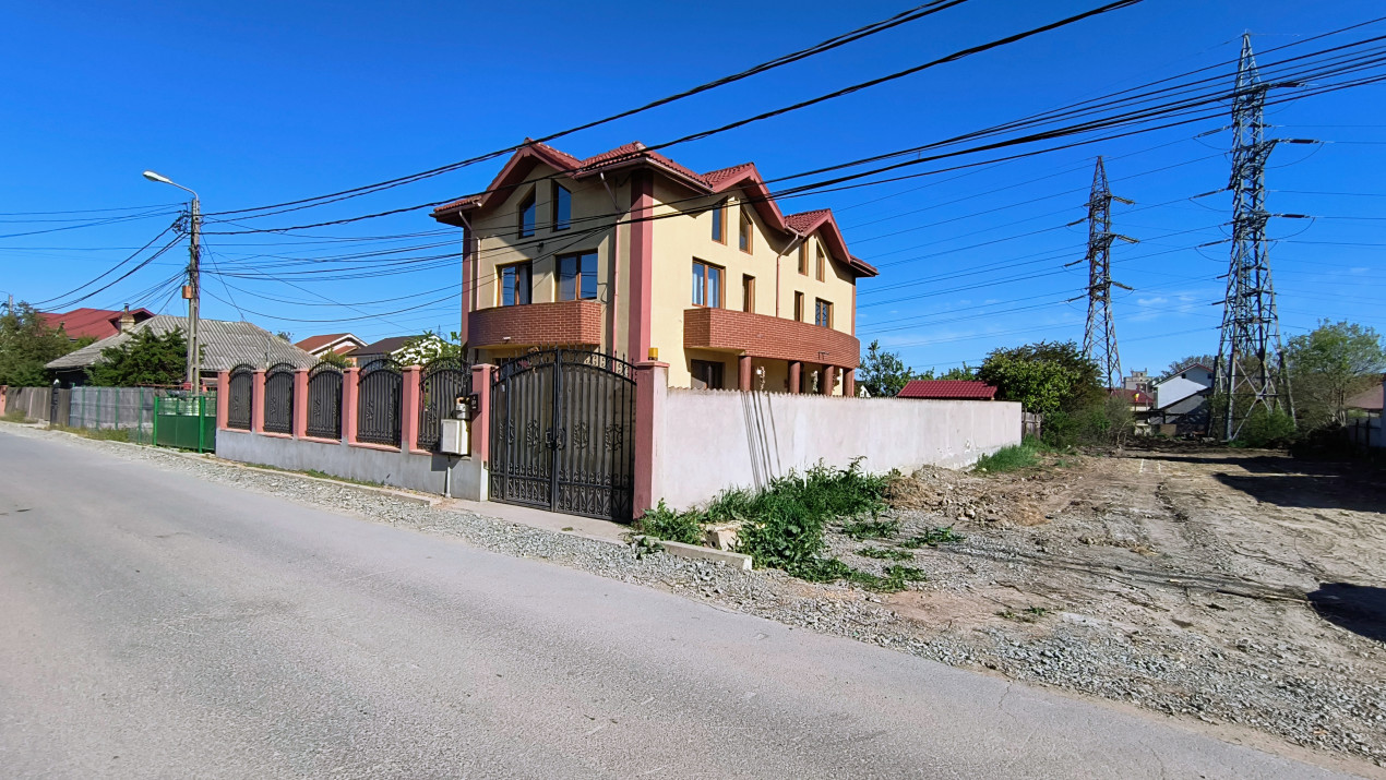 Năvodari | Casă spațioasă cu teren mare