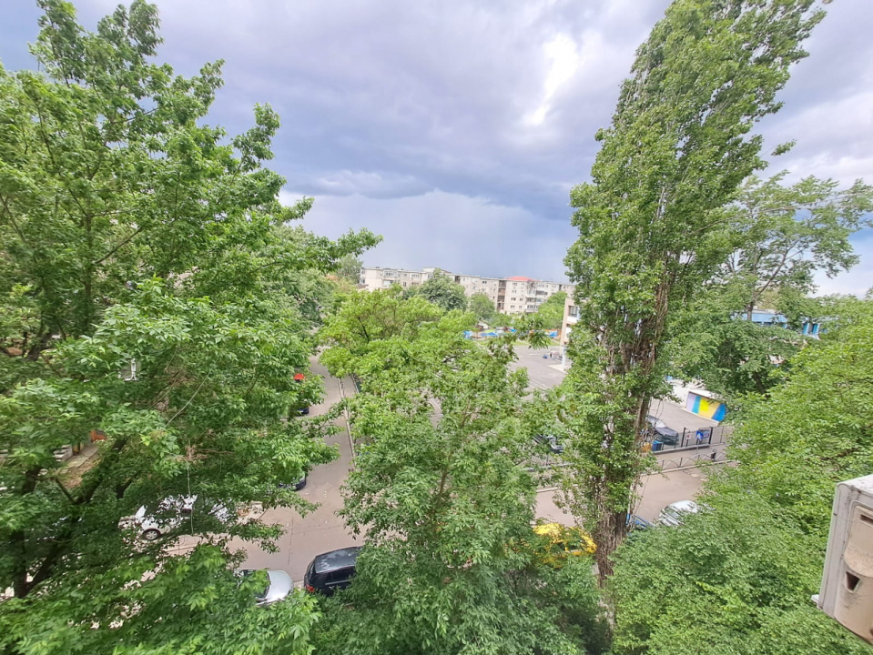 Apartament 3 camere Militari Apusului Metrou Pacii