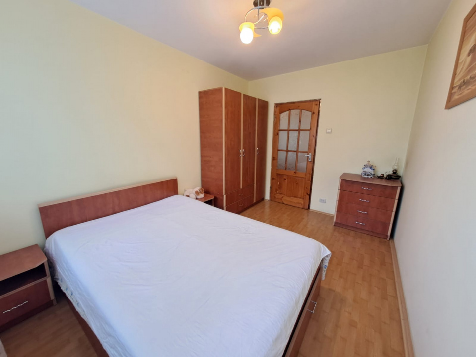 Apartament 3 camere Militari Apusului Metrou Pacii