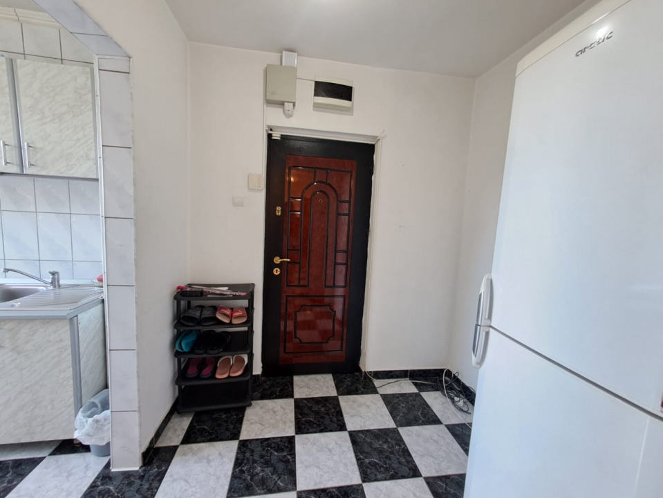 Apartament 3 camere Militari Apusului Metrou Pacii