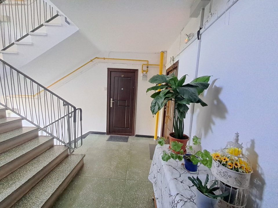 Apartament 3 camere Militari Apusului Metrou Pacii