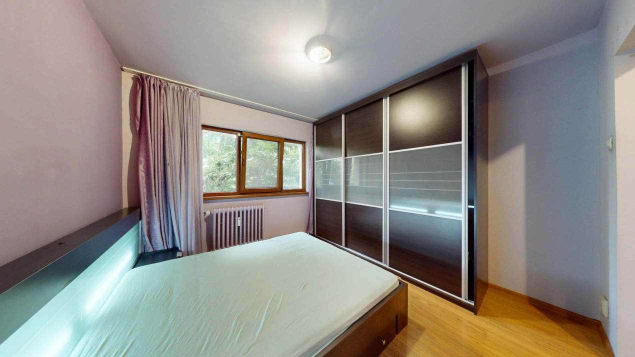 Apartament de vanzare -2 camere decomandat - Teiul Doamnei