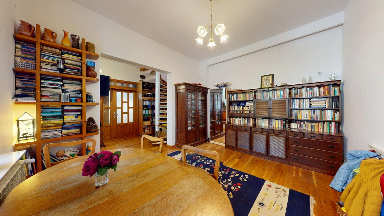 Casa de Vanzare zona Calea Calarasi