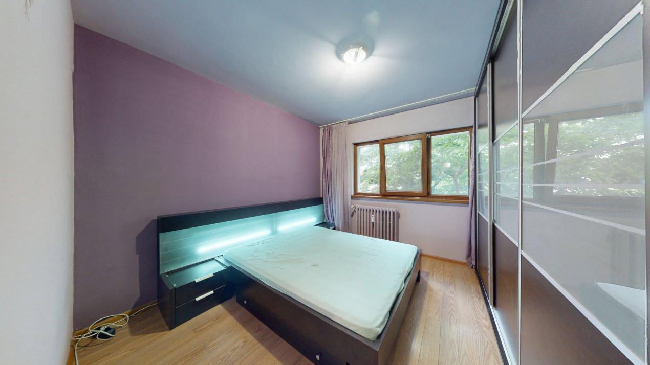 Apartament de vanzare -2 camere decomandat - Teiul Doamnei