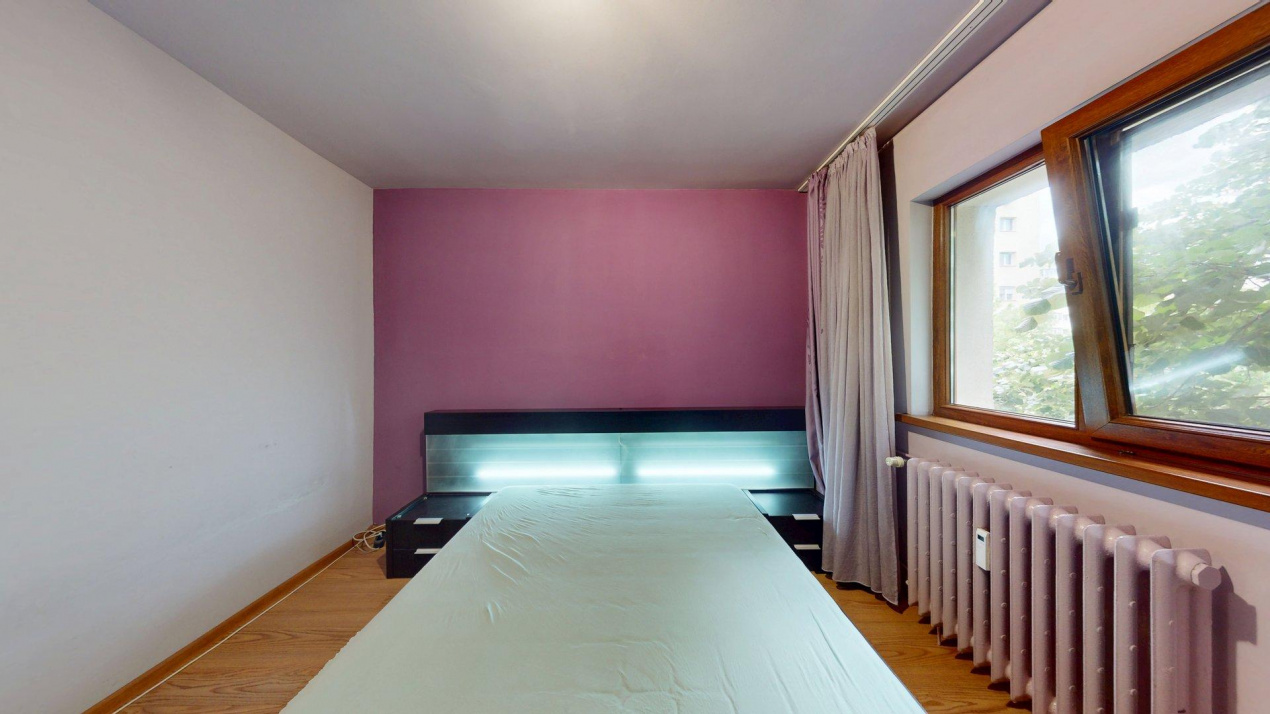 Apartament de vanzare -2 camere decomandat - Teiul Doamnei