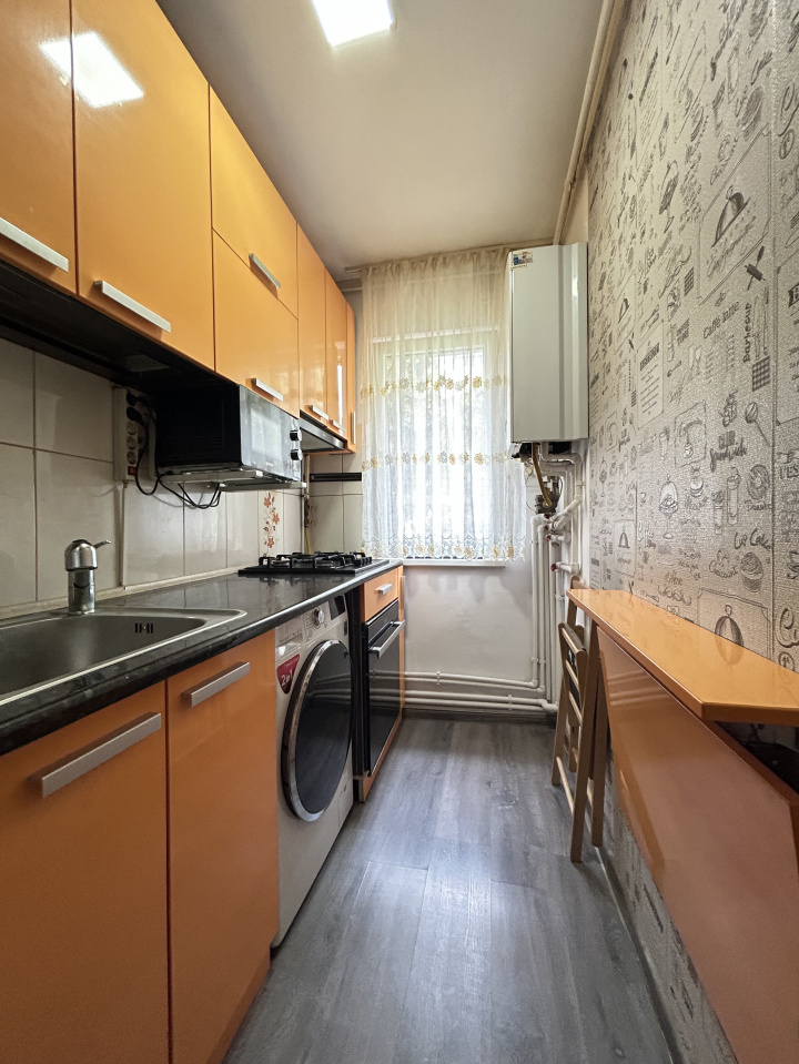 Apartament 3 camere Tomis Nord - 2 locuri parcare - centrală termică