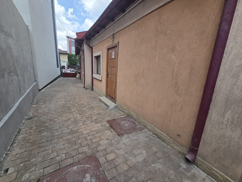CENTRU- Casa de inchiriat pentru birouri.