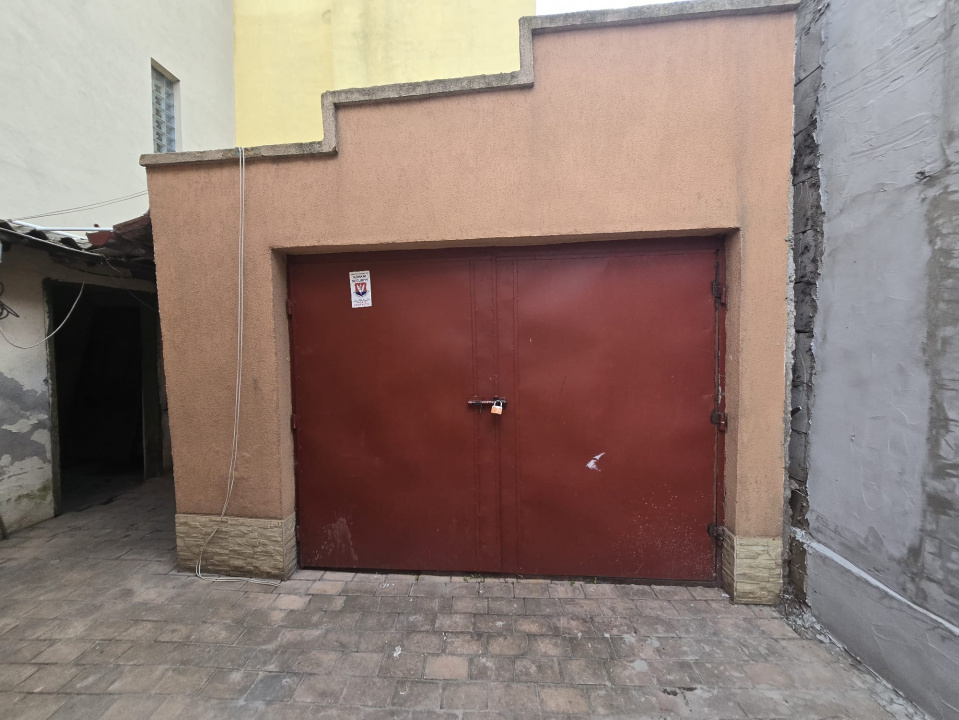 CENTRU- Casa de inchiriat pentru birouri.