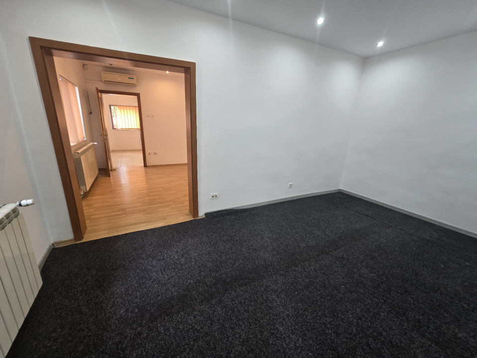 CENTRU- Casa de inchiriat pentru birouri.
