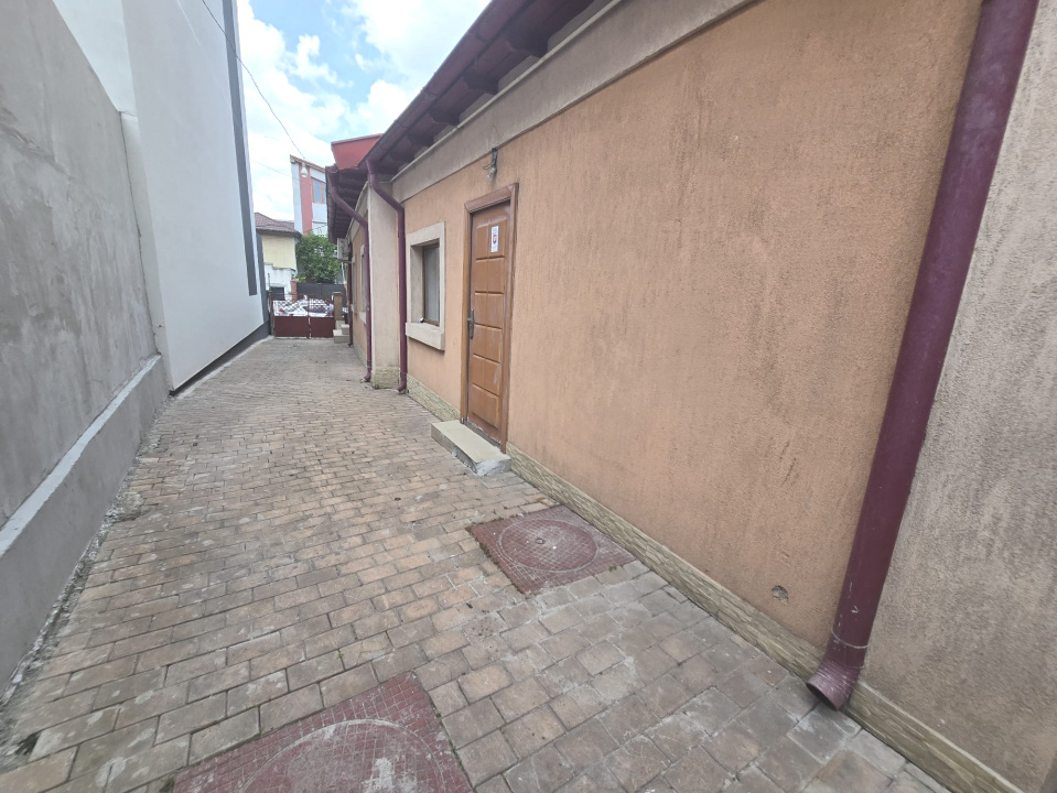 CENTRU- Casa de inchiriat pentru birouri.