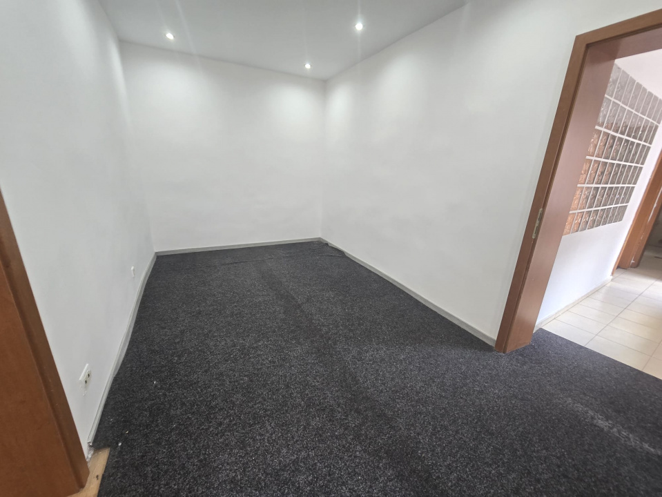 CENTRU- Casa de inchiriat pentru birouri.