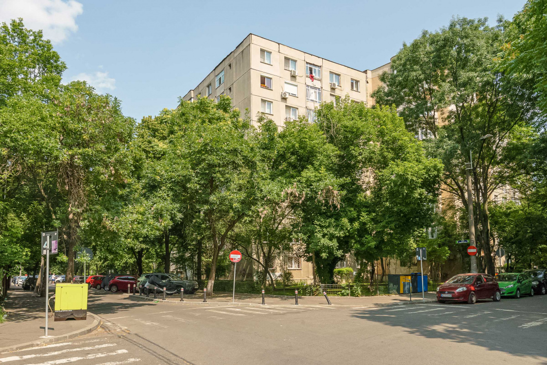 Apart 2 camere Lacul Tei facult constructii Alexandru cel Bun bloc 85