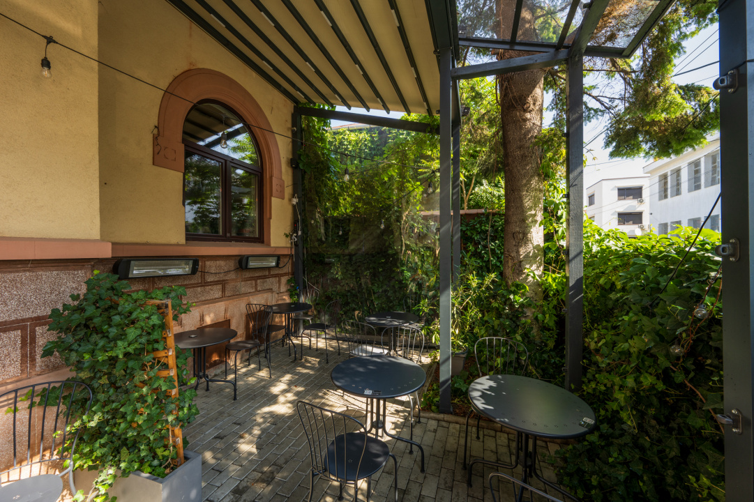 Afacere la Cheie ! Camere in regim hotelier+restaurant / profit bun !