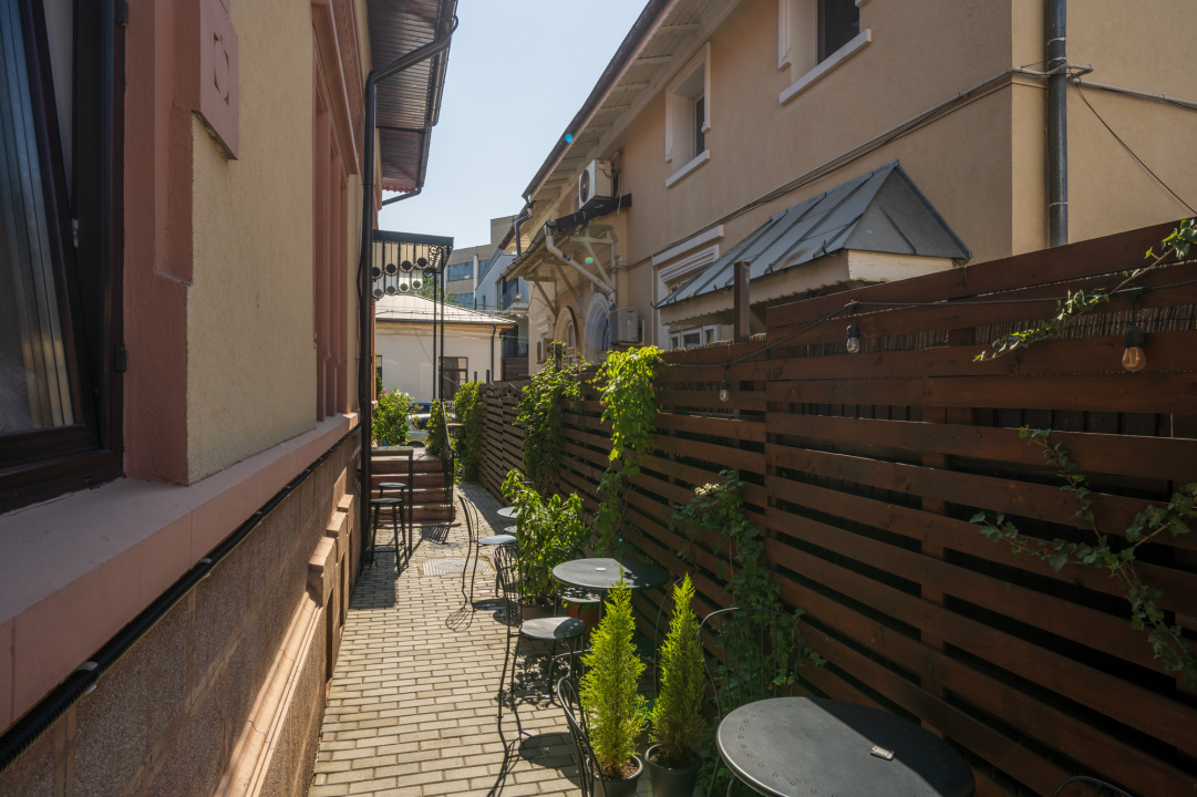 Afacere la Cheie ! Camere in regim hotelier+restaurant / profit bun !