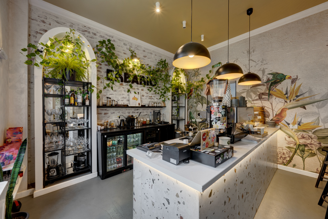 Afacere la Cheie ! Camere in regim hotelier+restaurant / profit bun !