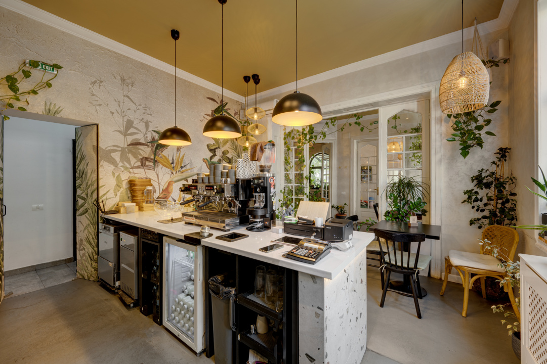 Afacere la Cheie ! Camere in regim hotelier+restaurant / profit bun !
