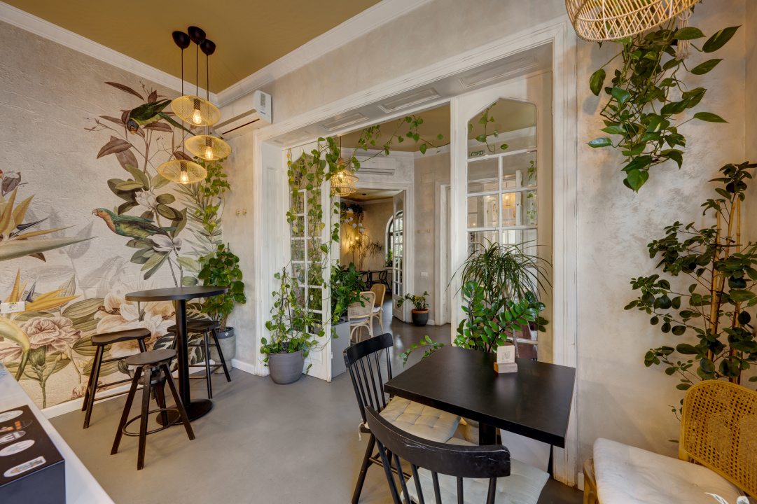 Afacere la Cheie ! Camere in regim hotelier+restaurant / profit bun !