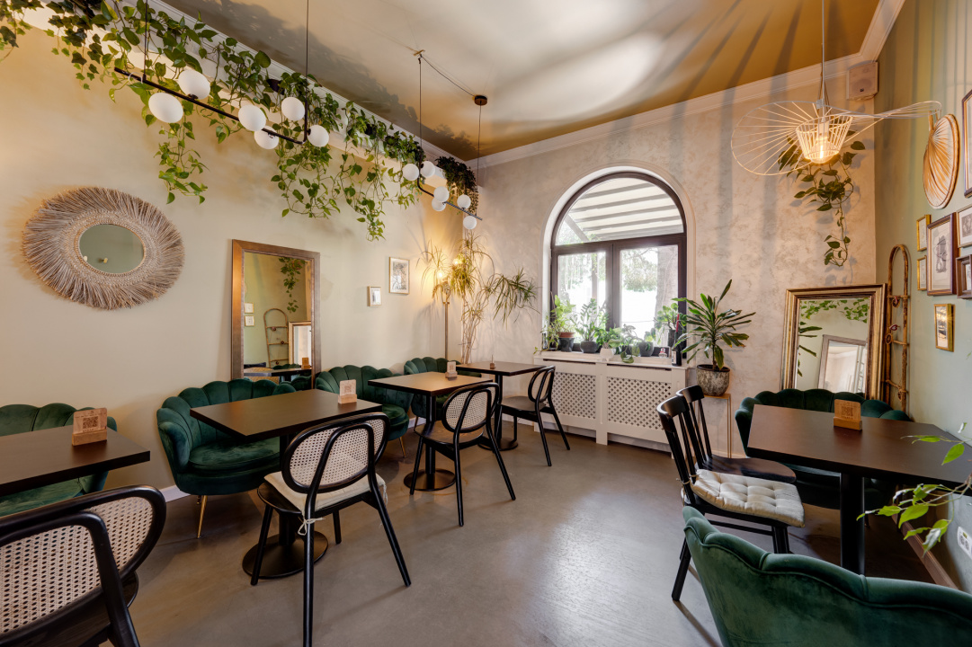 Afacere la Cheie ! Camere in regim hotelier+restaurant / profit bun !