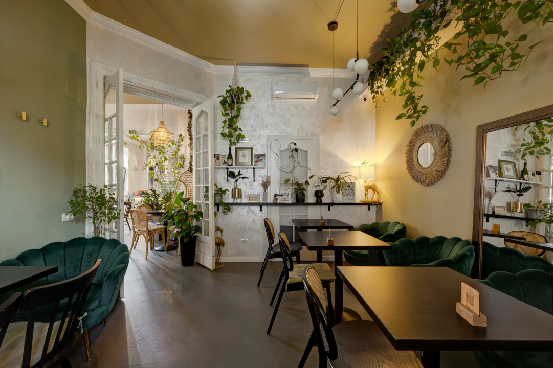 Afacere la Cheie ! Camere in regim hotelier+restaurant / profit bun !