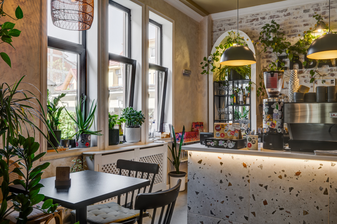 Afacere la Cheie ! Camere in regim hotelier+restaurant / profit bun !