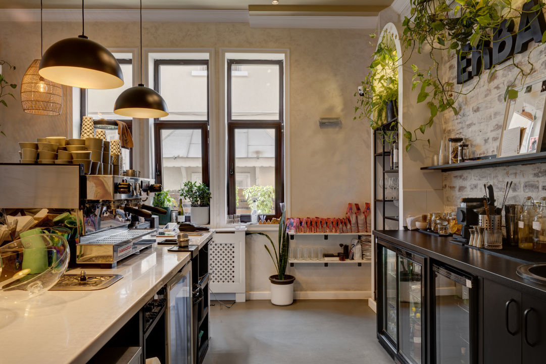 Afacere la Cheie ! Camere in regim hotelier+restaurant / profit bun !