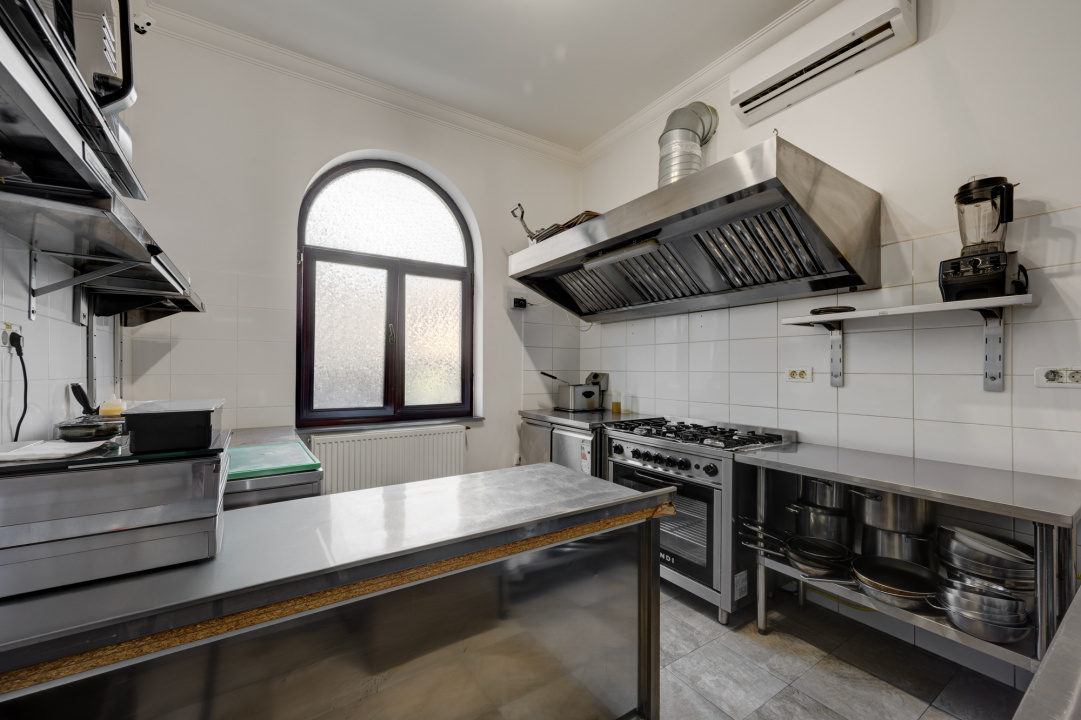 Afacere la Cheie ! Camere in regim hotelier+restaurant / profit bun !