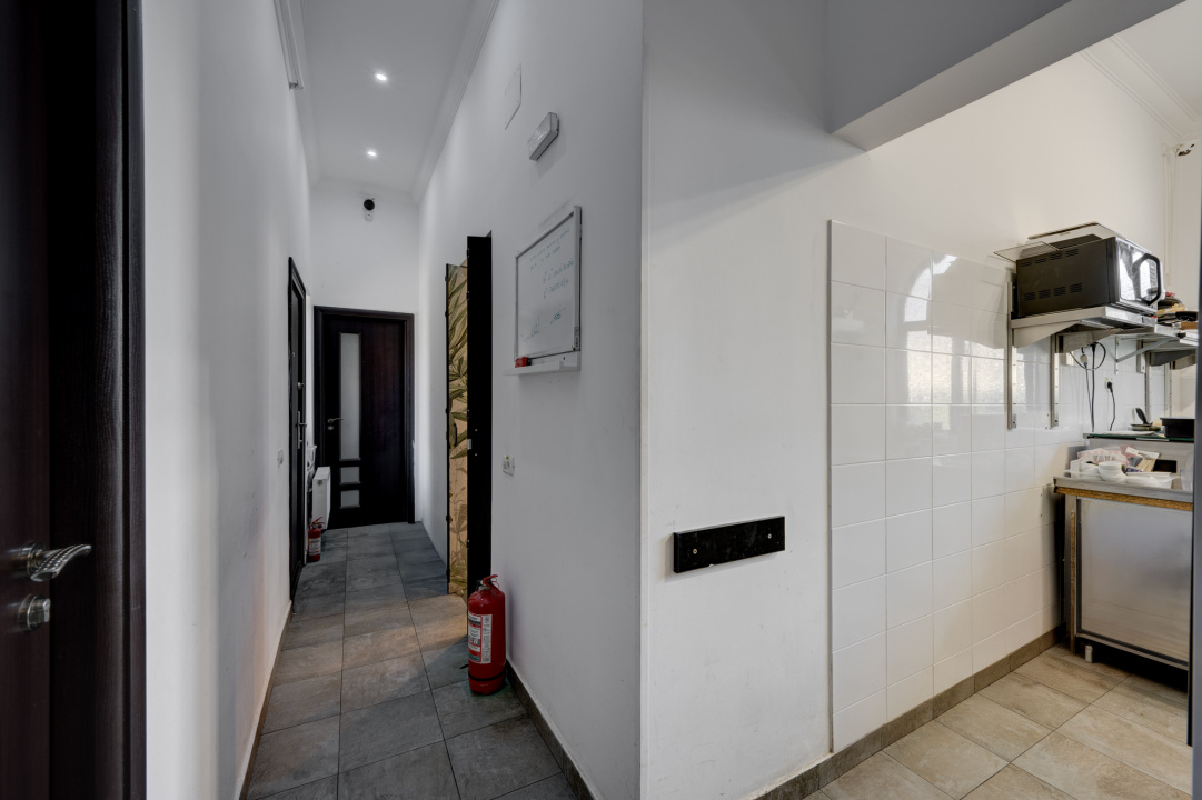 Afacere la Cheie ! Camere in regim hotelier+restaurant / profit bun !