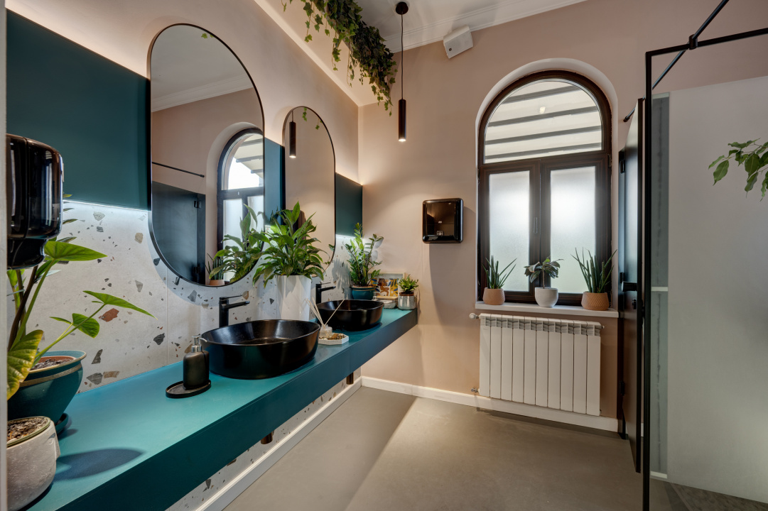 Afacere la Cheie ! Camere in regim hotelier+restaurant / profit bun !