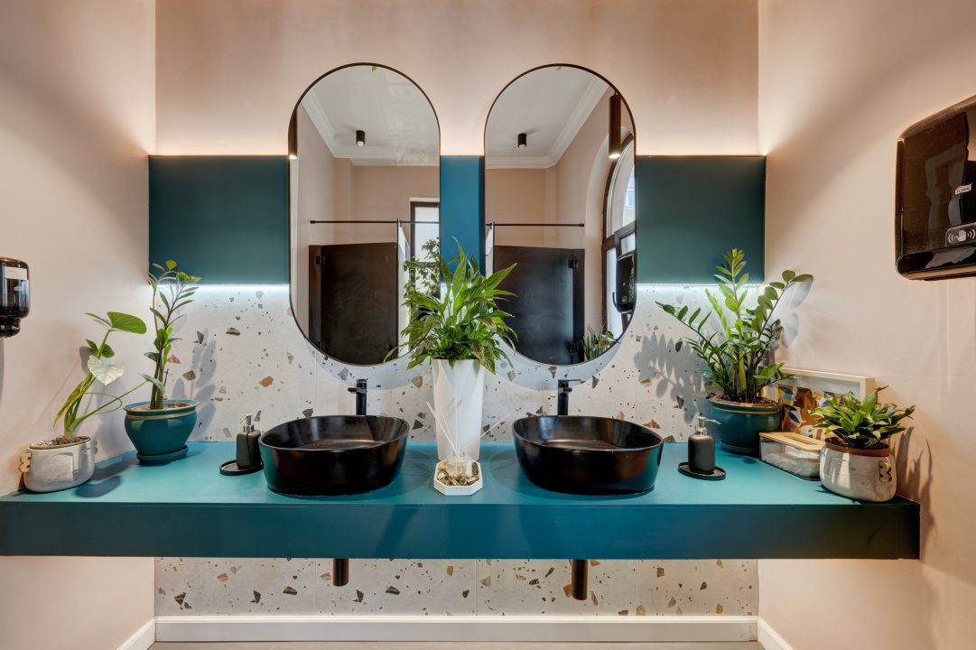 Afacere la Cheie ! Camere in regim hotelier+restaurant / profit bun !