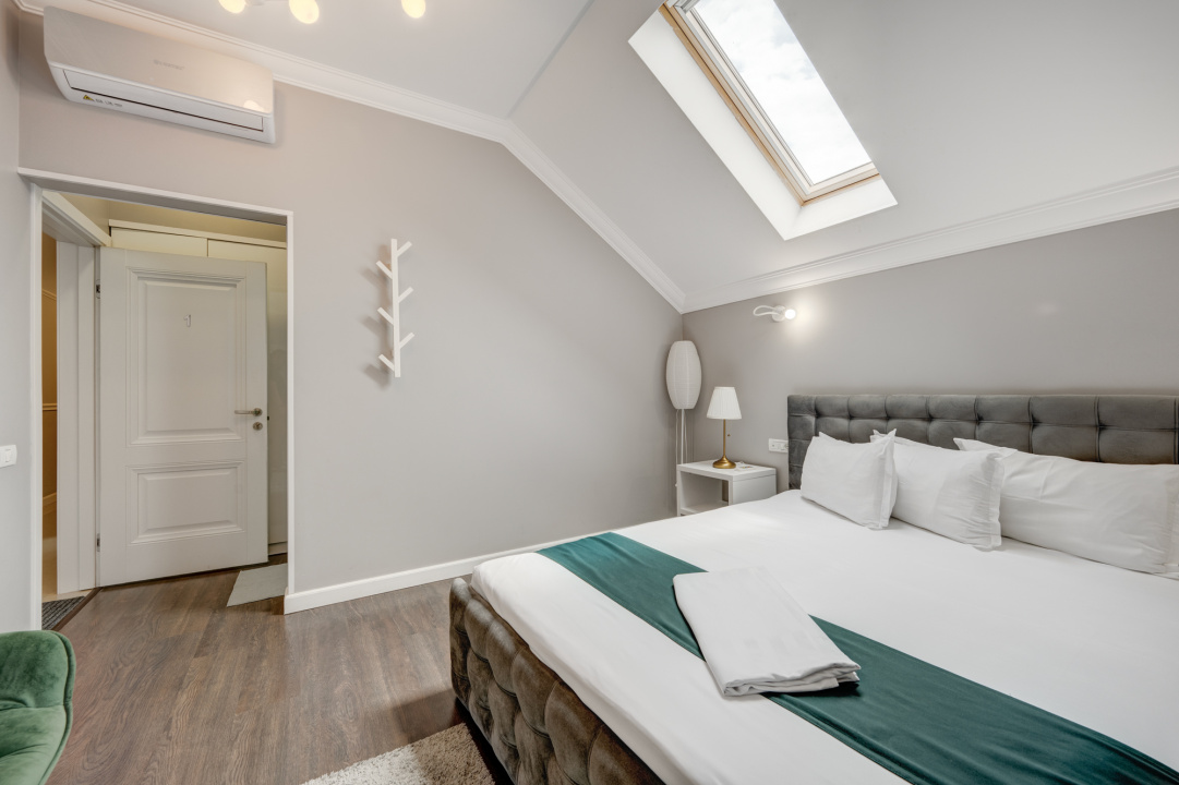 Afacere la Cheie ! Camere in regim hotelier+restaurant / profit bun !