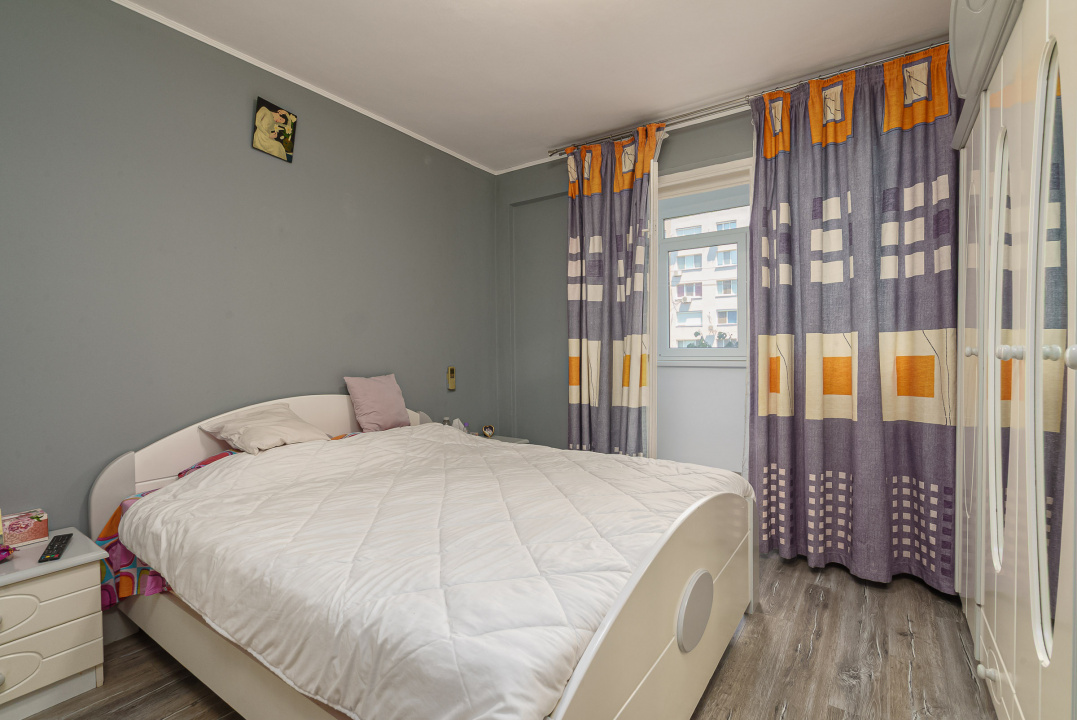 Apart 2 camere Titan 1 Decembrie vis-a-vis Auchan str Jean Steriadi