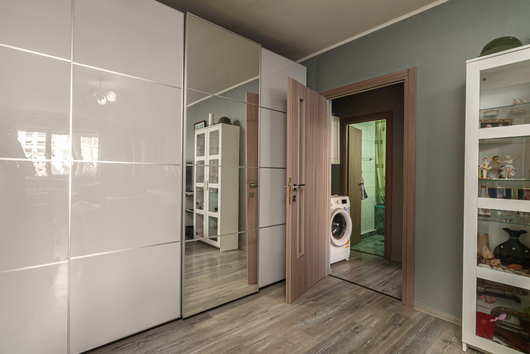 Apart 2 camere Titan 1 Decembrie vis-a-vis Auchan str Jean Steriadi