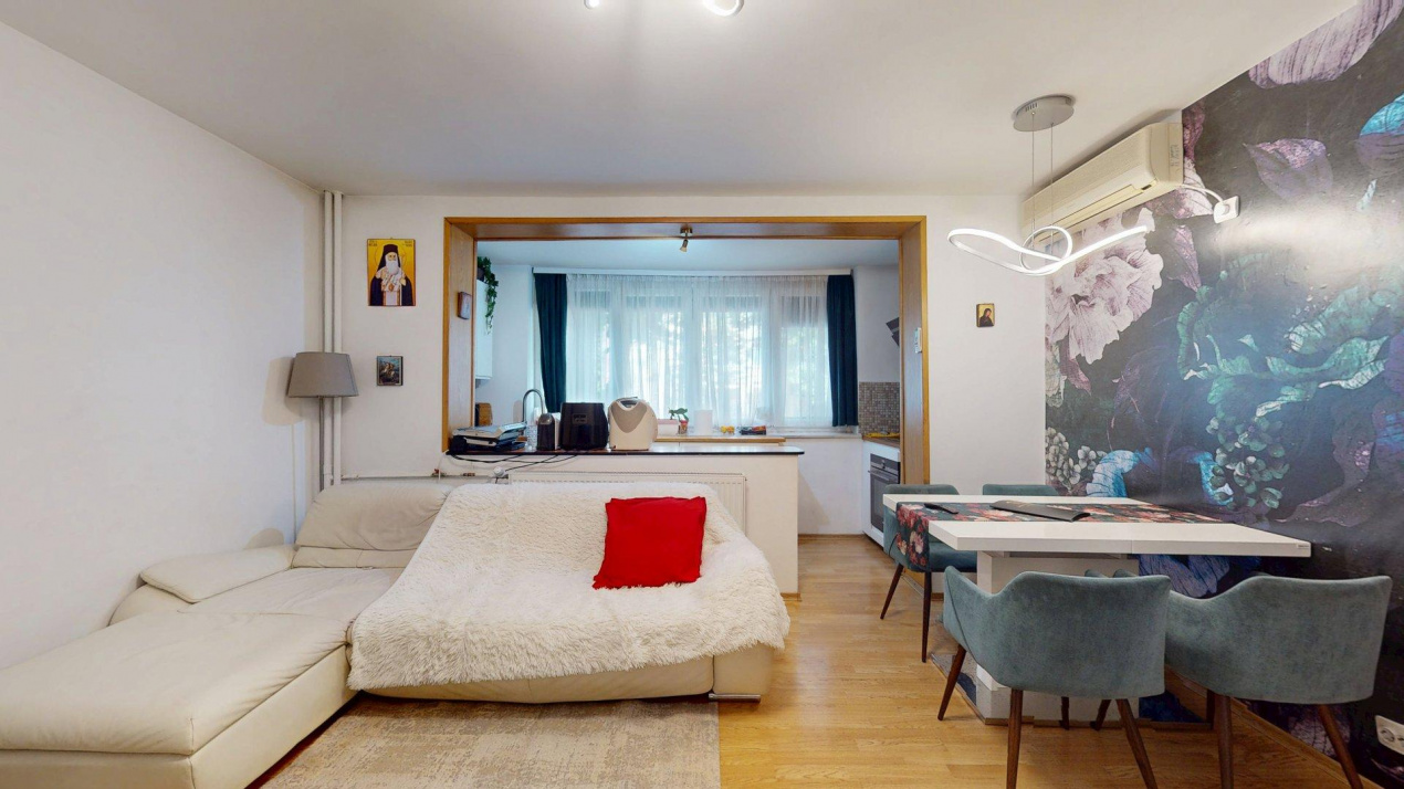 Apartament 3 camere Masina de Paine Obor